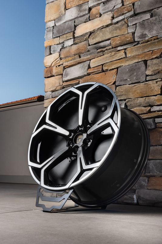 SPEAKER ARORA AUTOMOBILI LAMBORGHINI