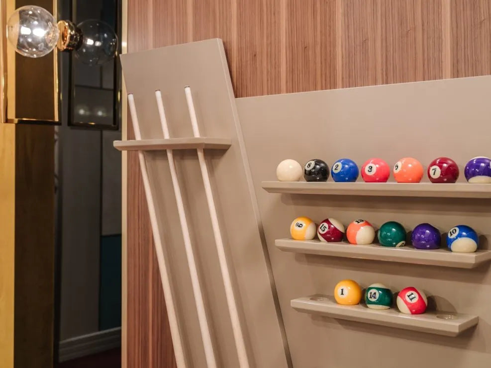 REGIS POOL TABLE