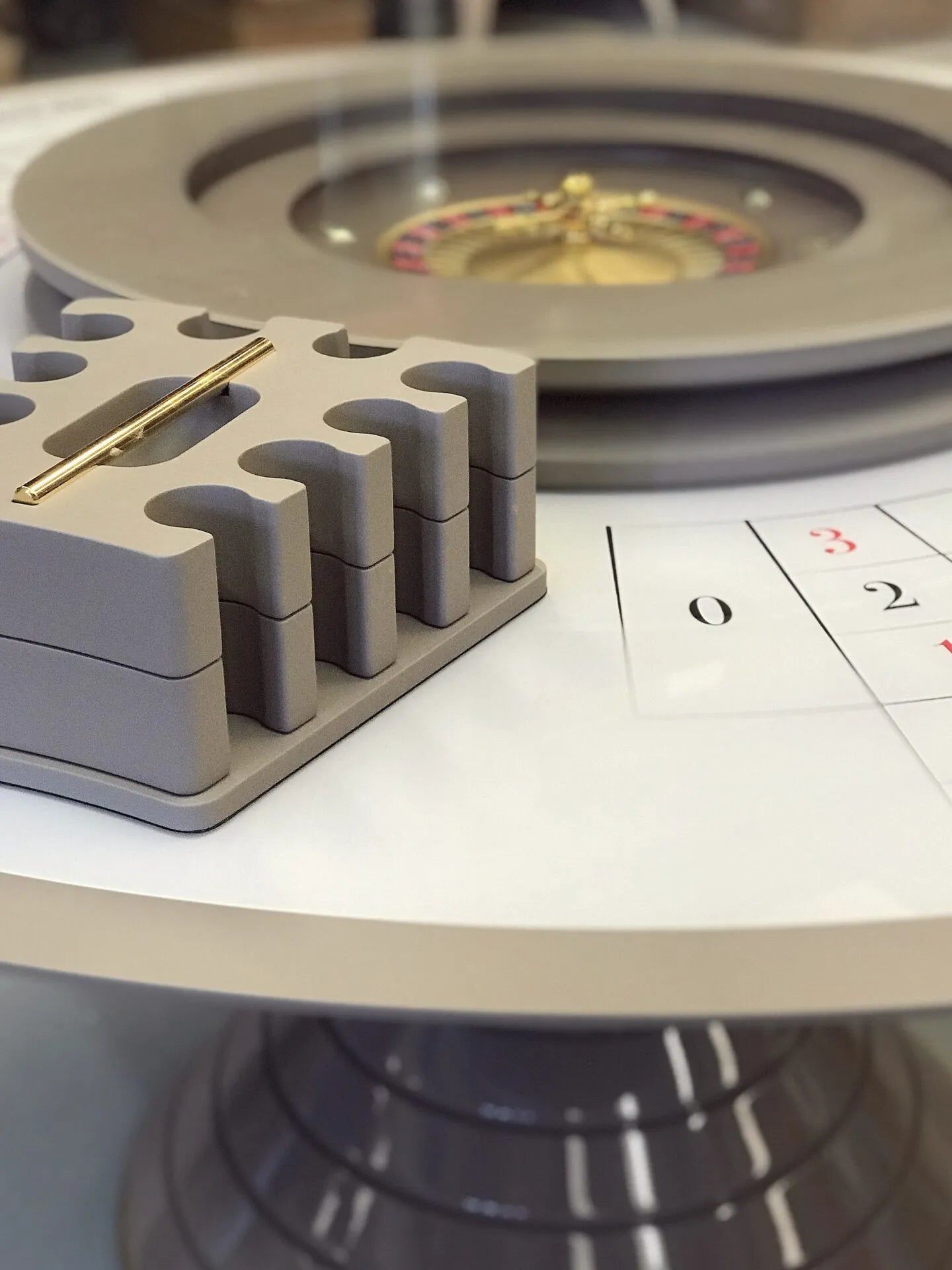 CONVIVIUM ROULETTE & DINING TABLE