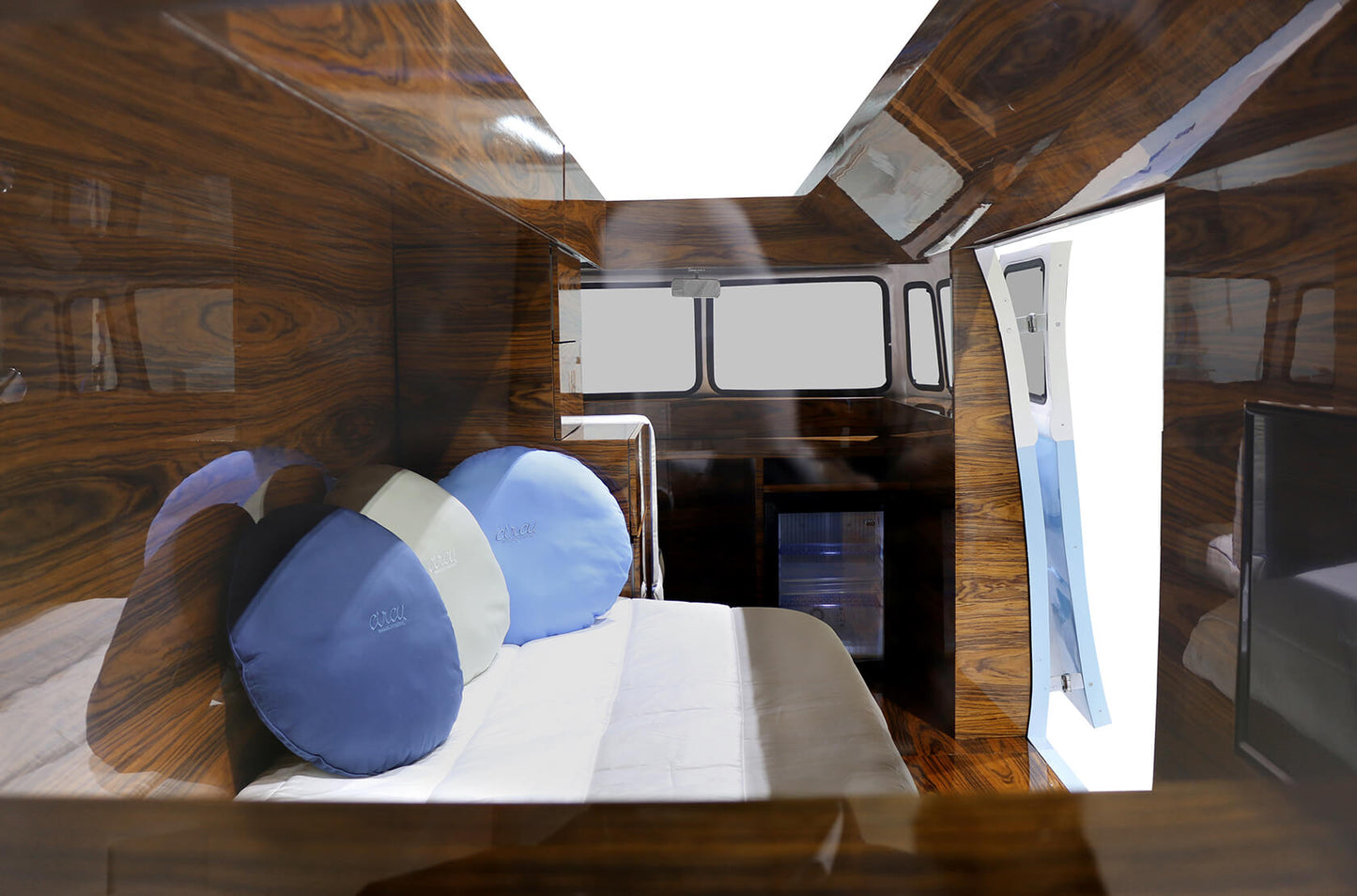 BED VAN BUN