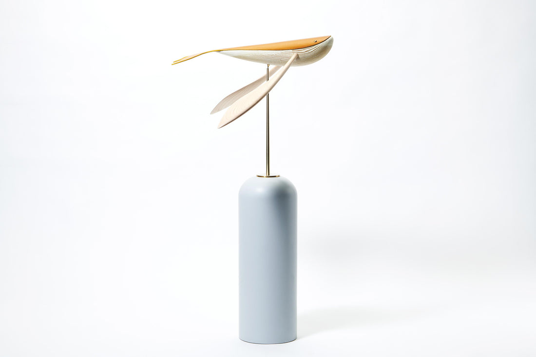 FLYING WHALE STAND Luxury of Homes