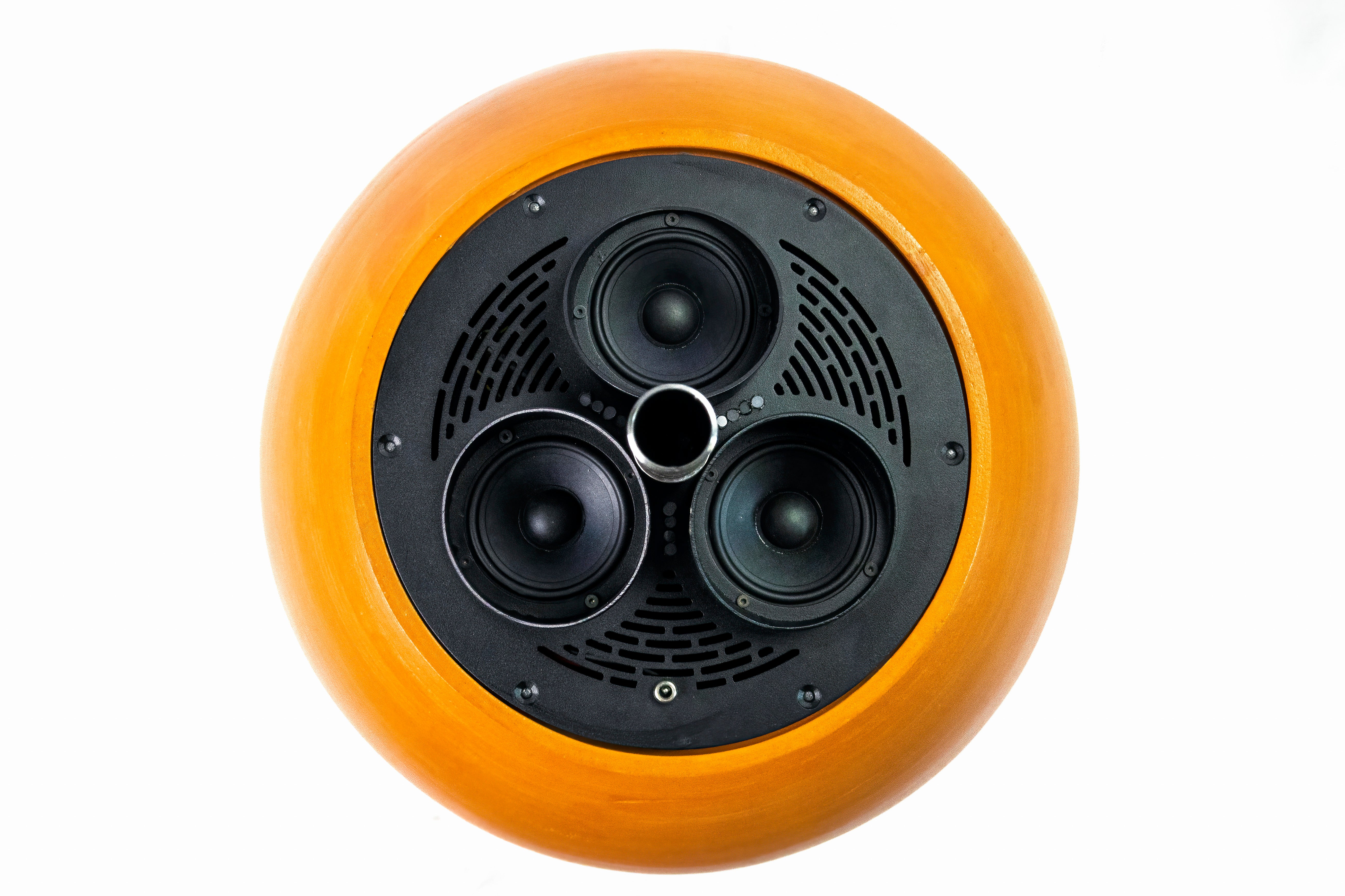 Luxury handmande clay speaker by Dedalica