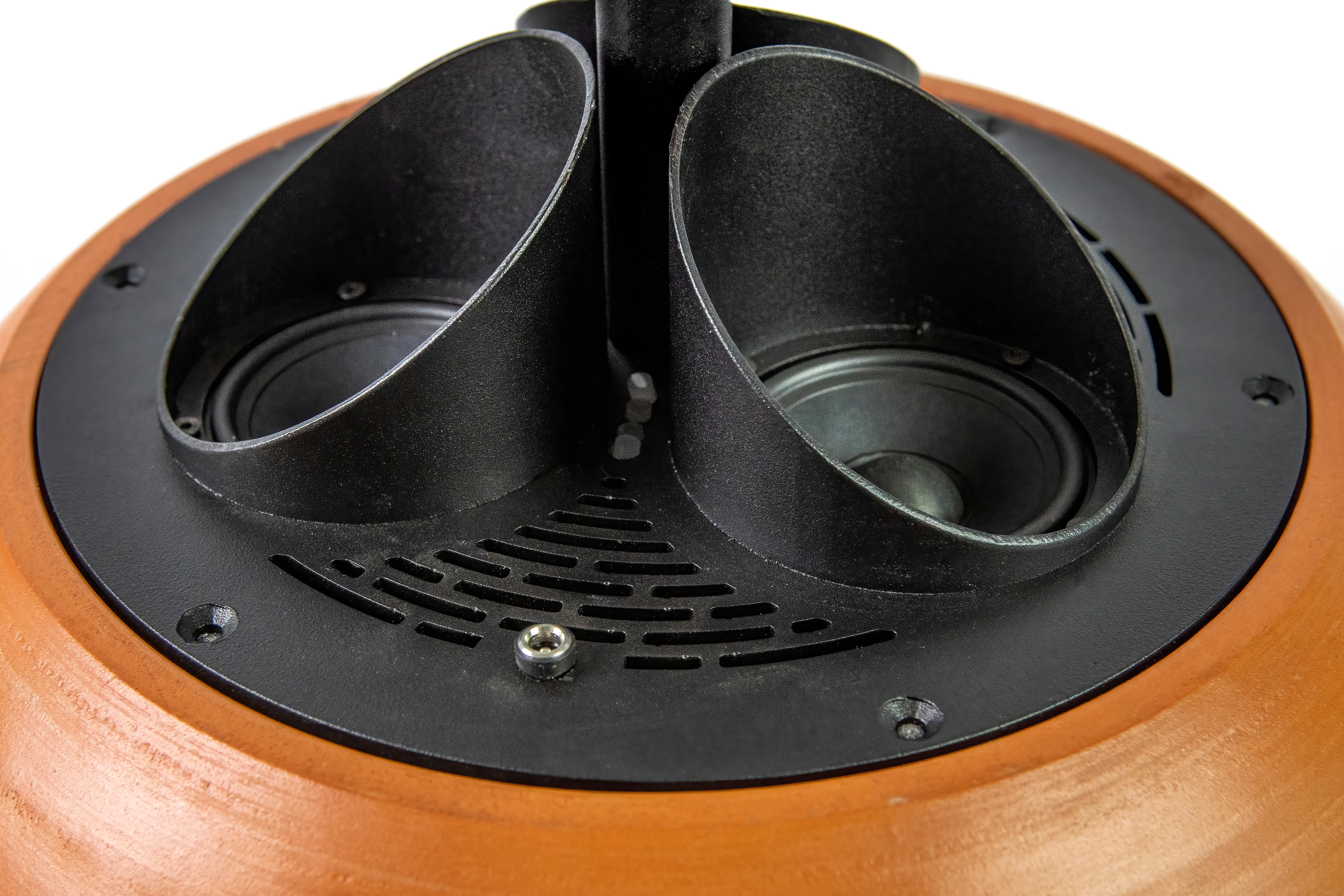 Luxury handmande clay speaker by Dedalica