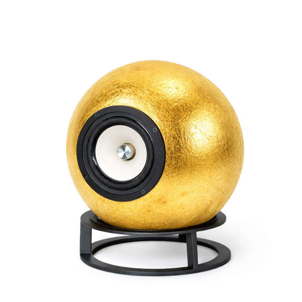 Luxury speaker Taletia low in gold leaf clay by Dedalica 