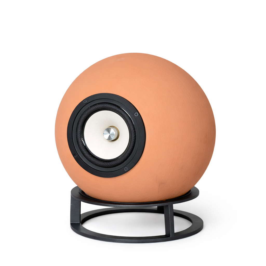Luxury speaker Taletia low in clay by Dedalica 