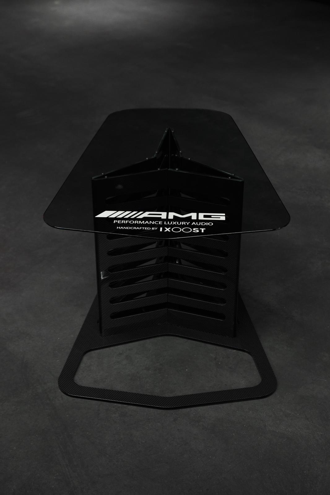 SIDE TABLE AMG PERFORMANCE