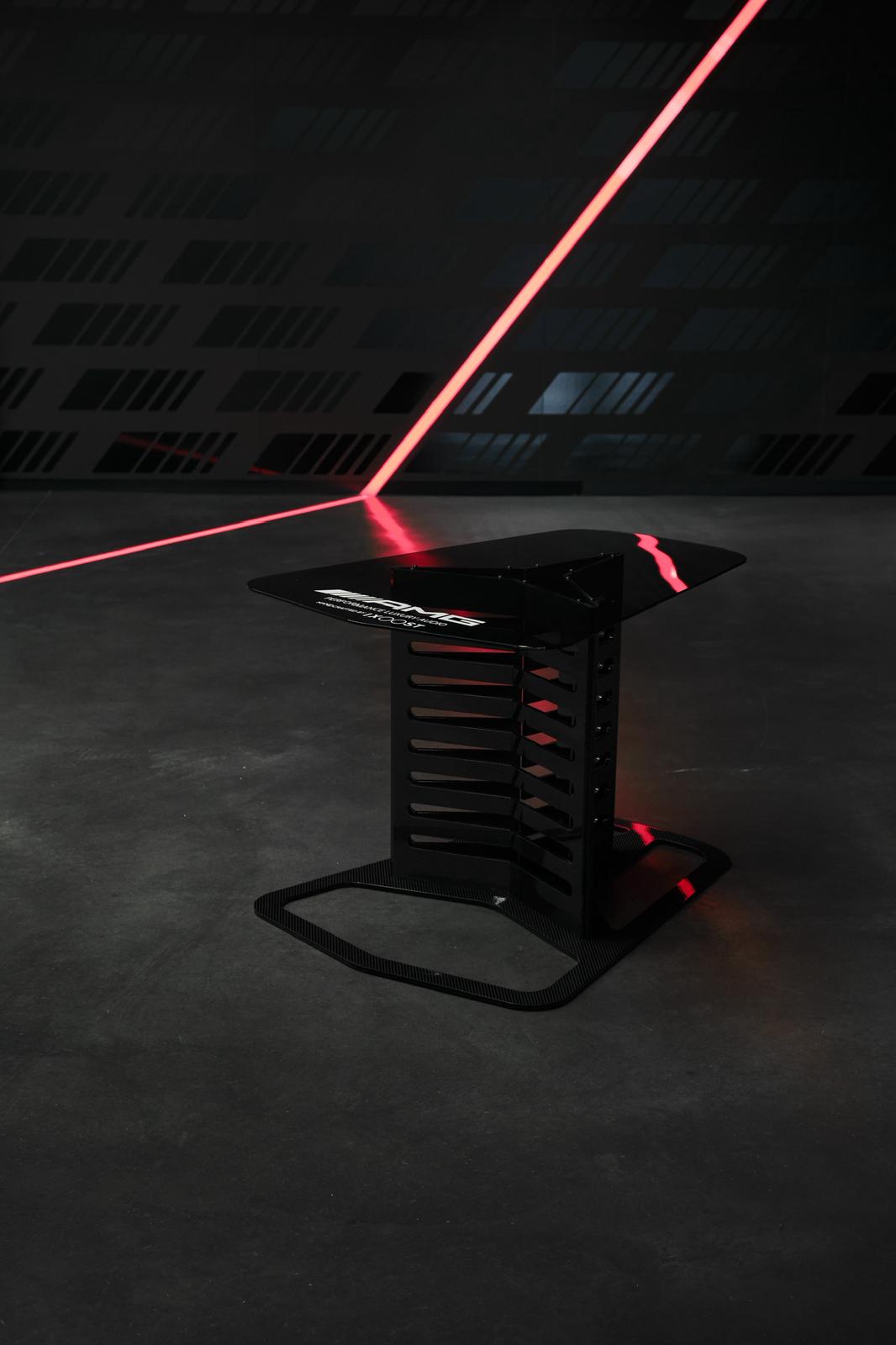 SIDE TABLE AMG PERFORMANCE