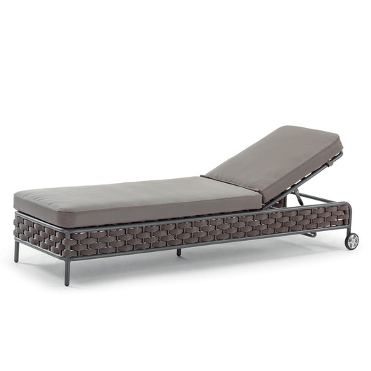 NICE OUTDOOR CHAISE LONGUE