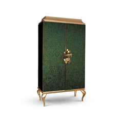 DIVINE ARMOIRE