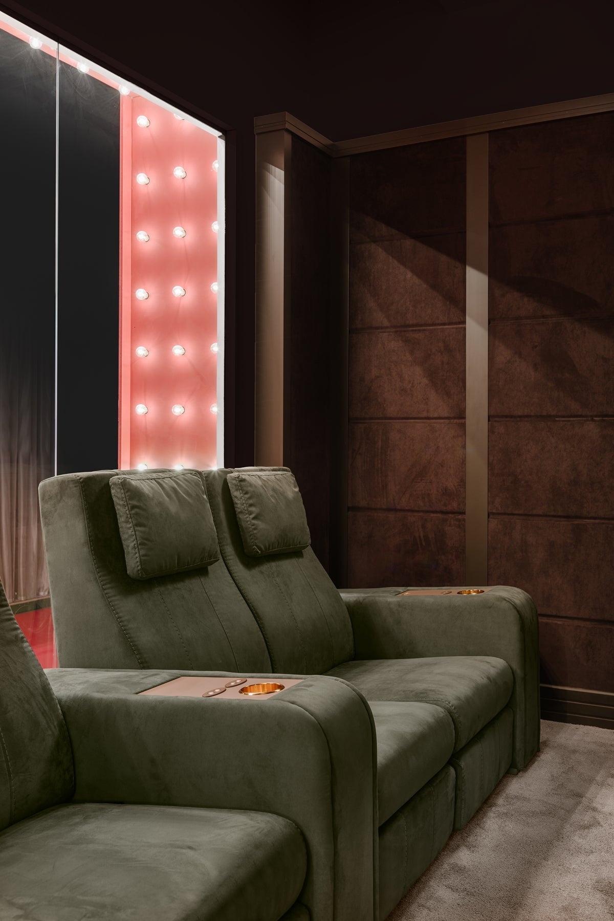 HOME CINEMA ARMCHAIR COMFORT