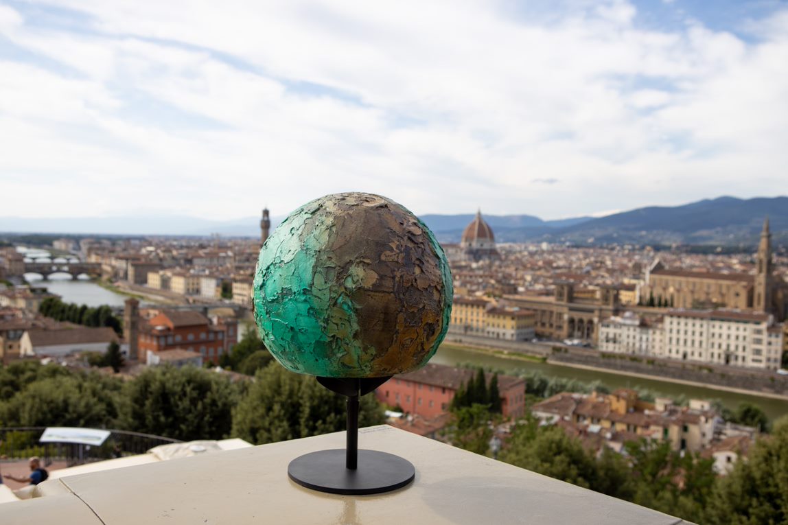 Luxury handmandeof mixture of clay speaker by Dedalica